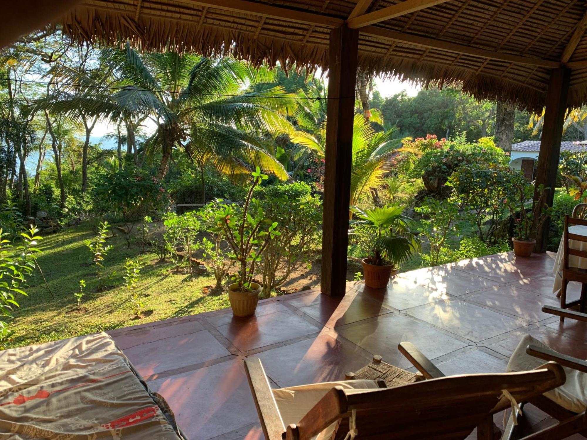 Andimaka Les Jardins D'Ankify Bed & Breakfast エクステリア 写真