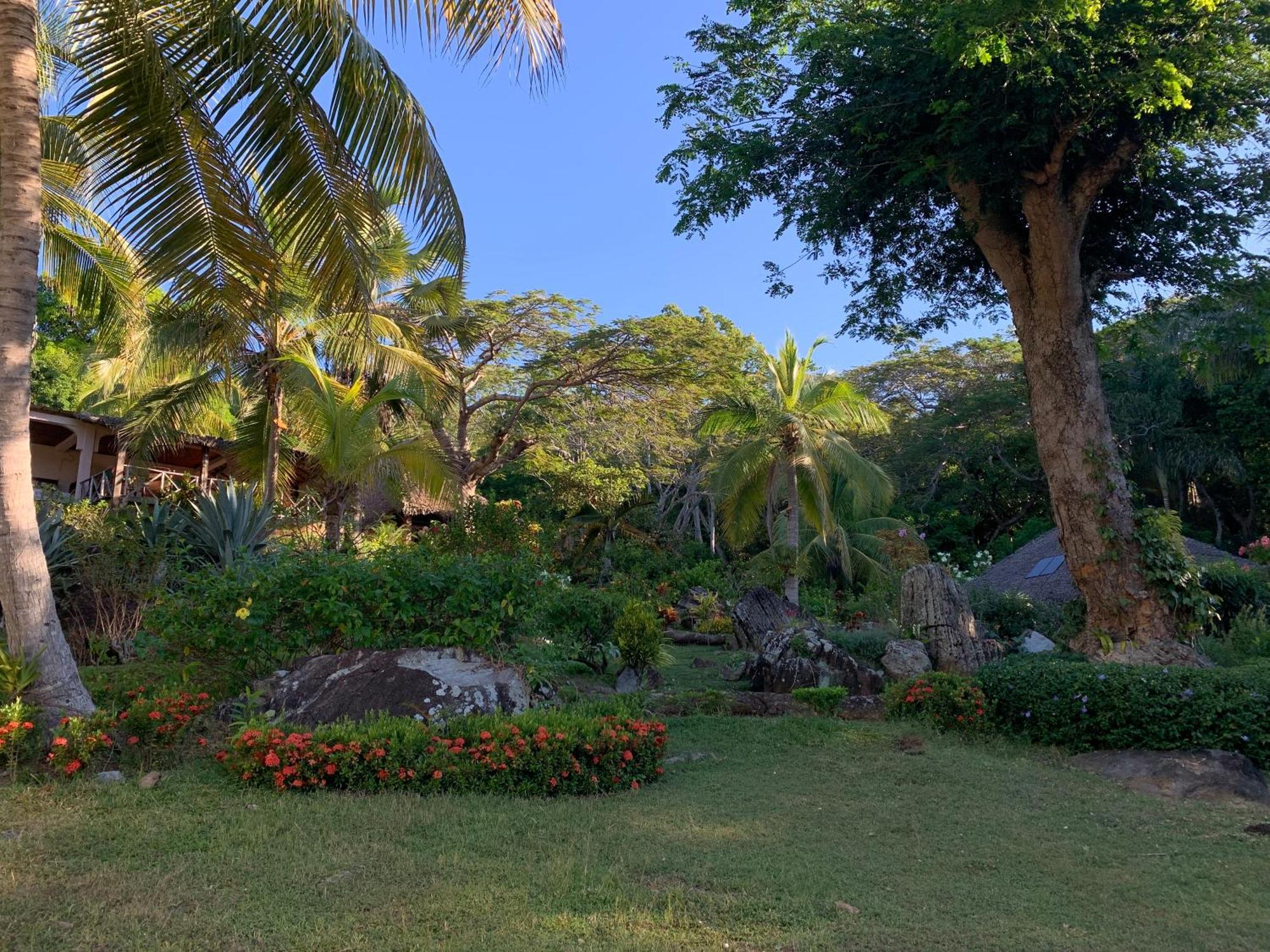 Andimaka Les Jardins D'Ankify Bed & Breakfast エクステリア 写真